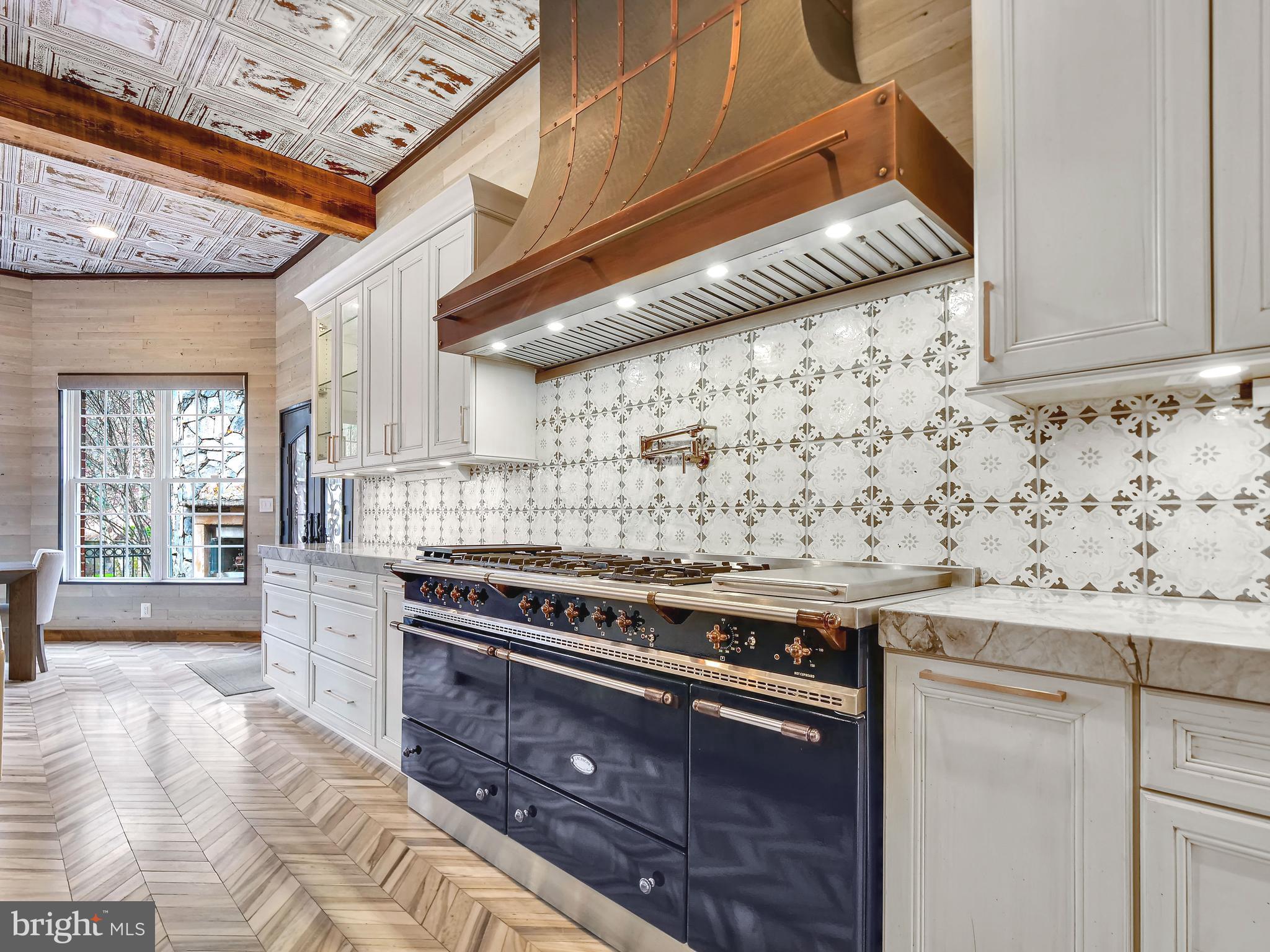 PLANTATION HILLS - Residential