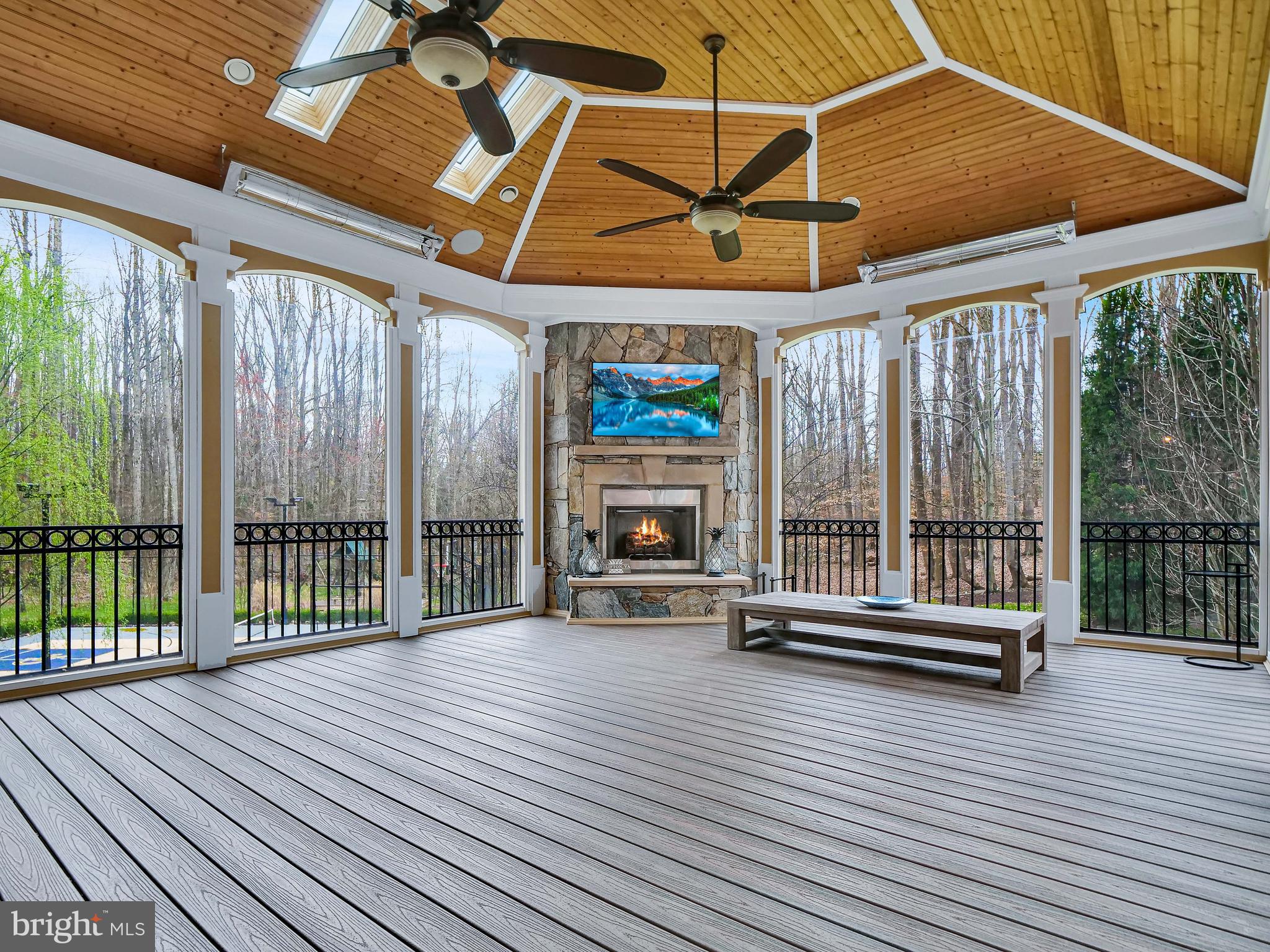 PLANTATION HILLS - Residential