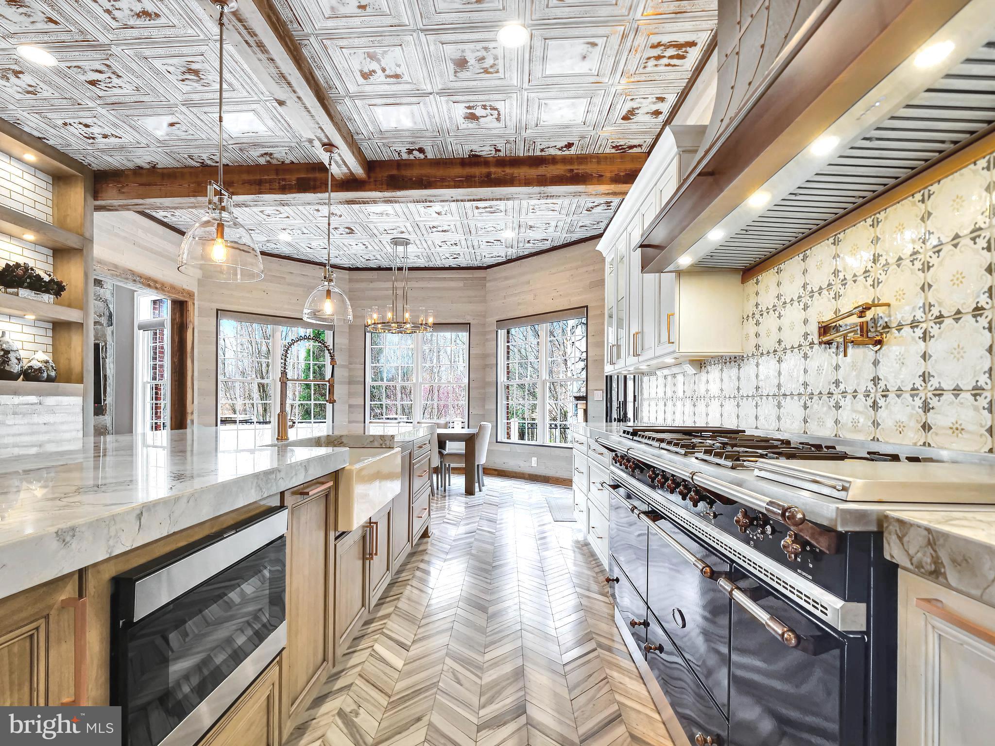 PLANTATION HILLS - Residential