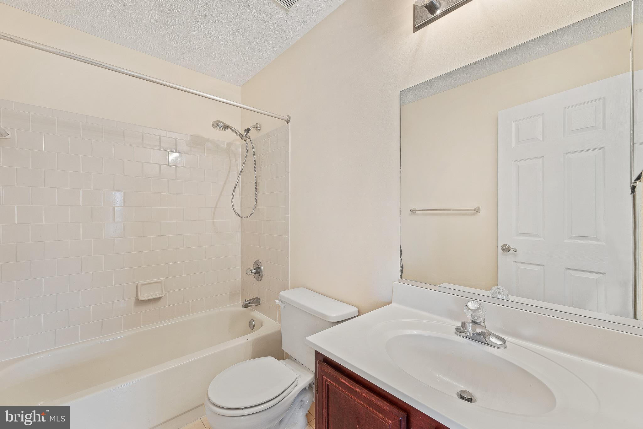 PINEY ORCHARD - Residential Lease