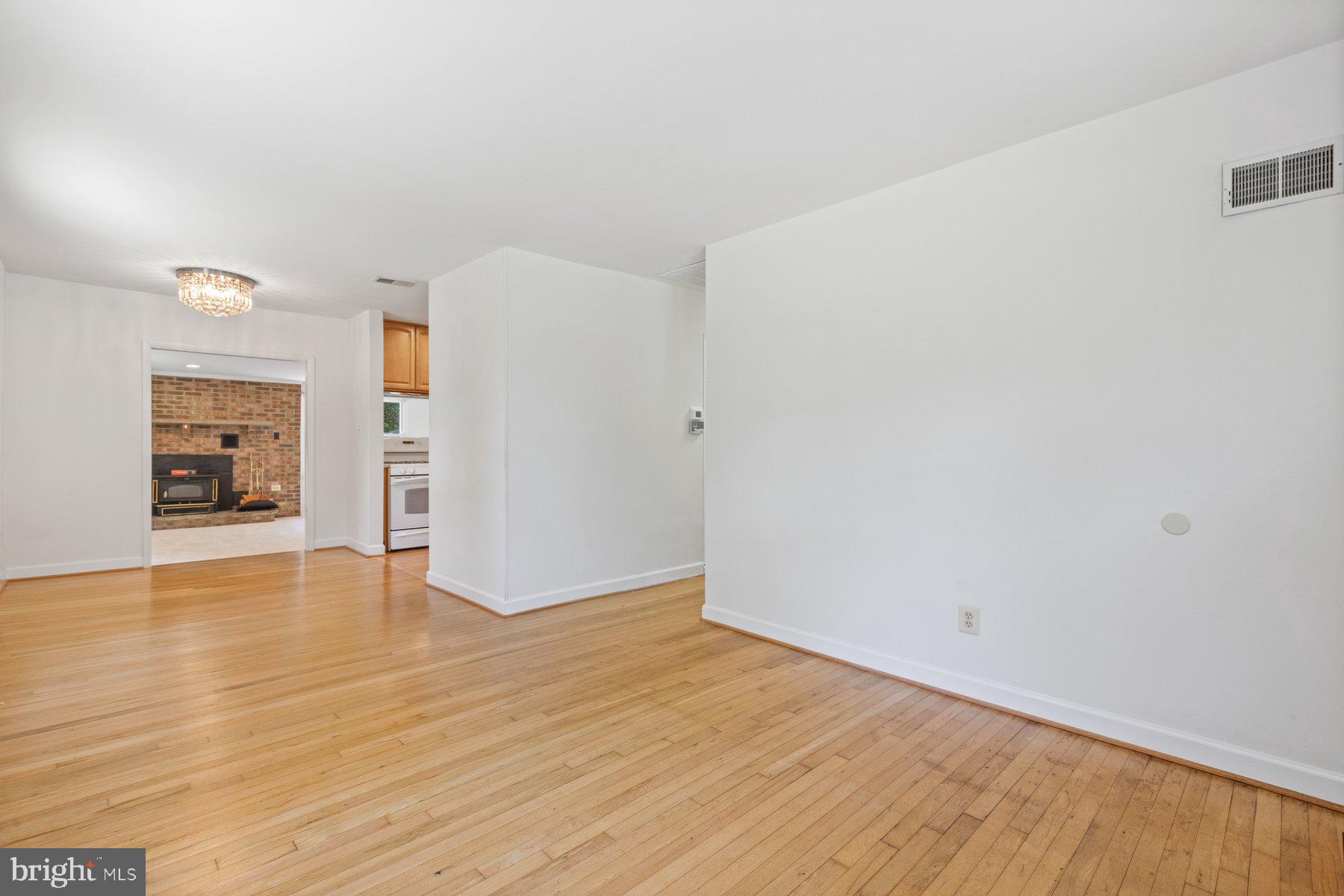 PIMMIT HILLS - Residential Lease