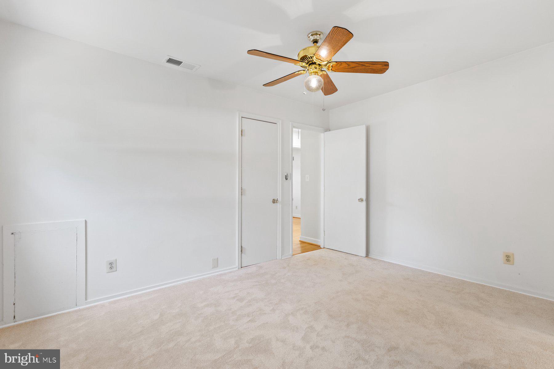 PIMMIT HILLS - Residential Lease