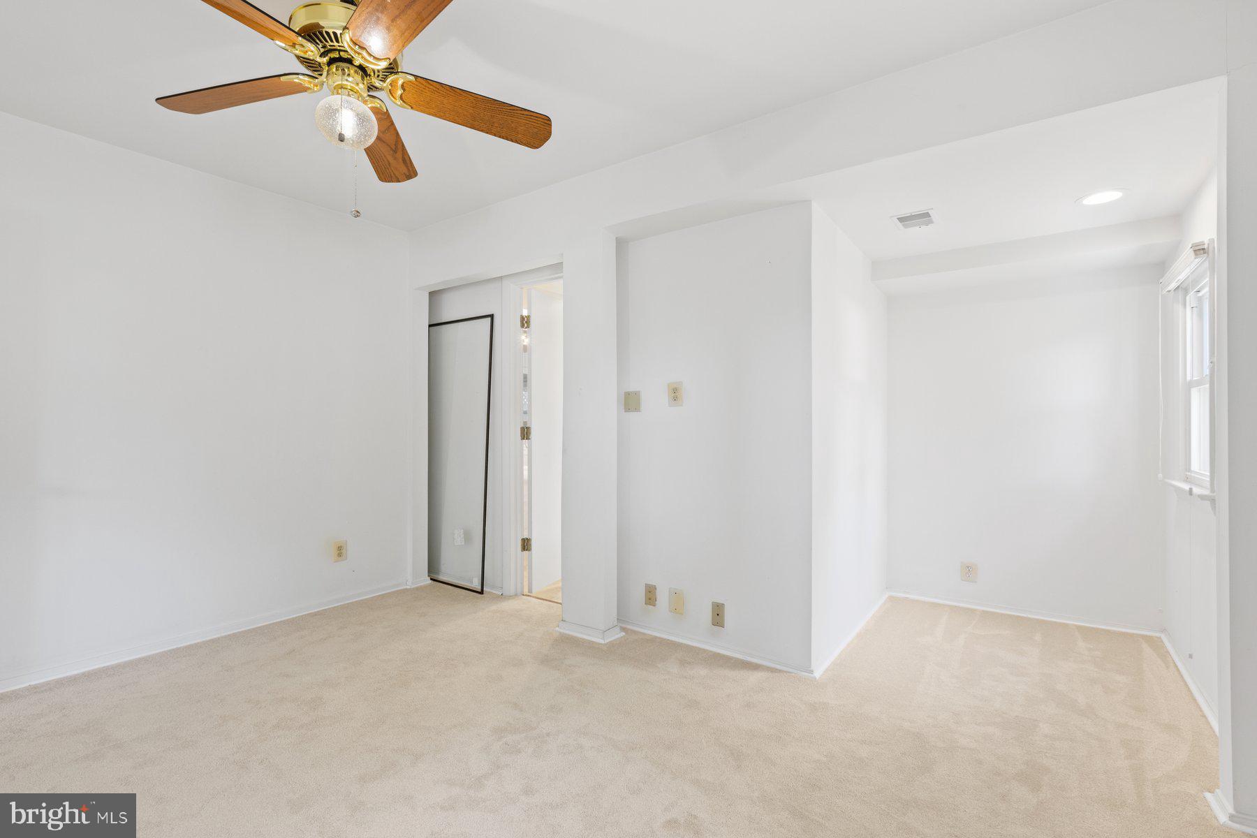 PIMMIT HILLS - Residential Lease