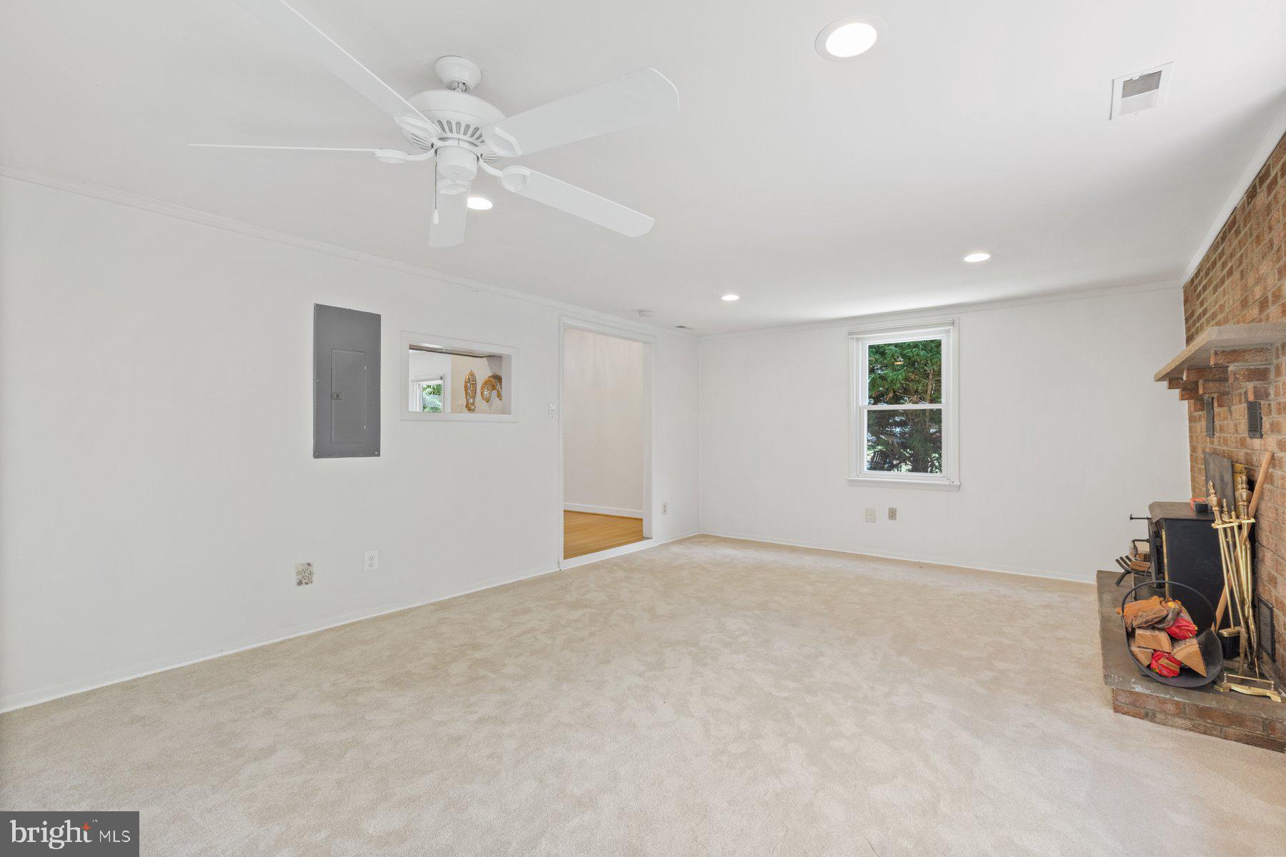 PIMMIT HILLS - Residential Lease