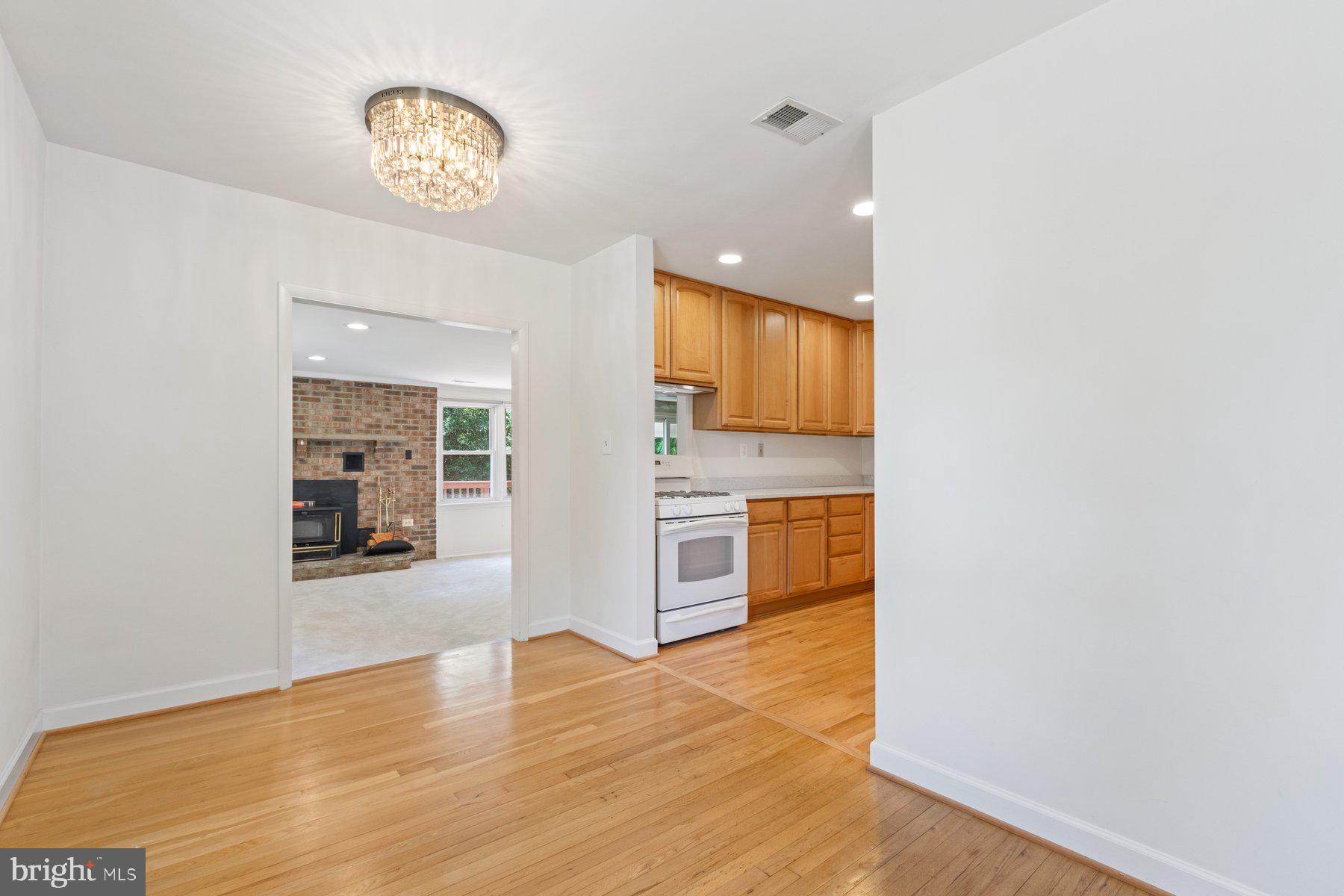 PIMMIT HILLS - Residential Lease