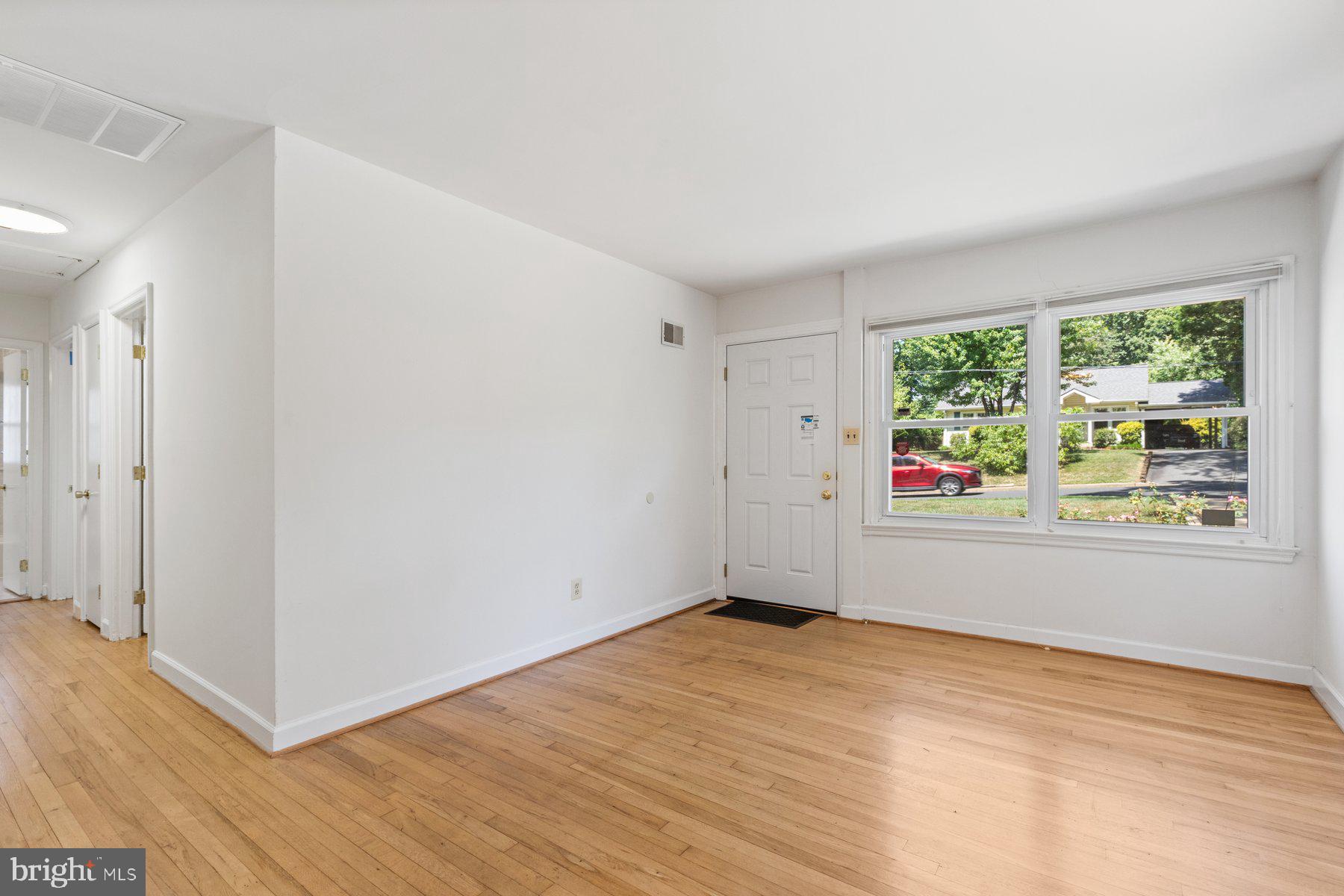 PIMMIT HILLS - Residential Lease