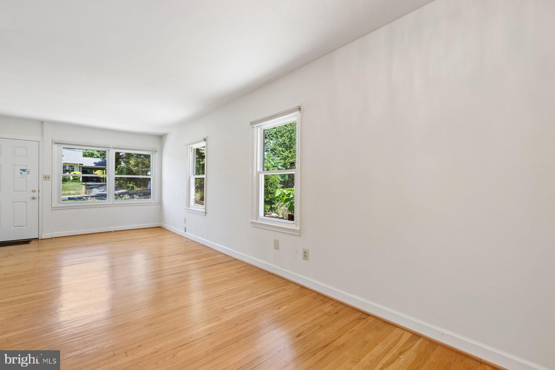 PIMMIT HILLS - Residential Lease