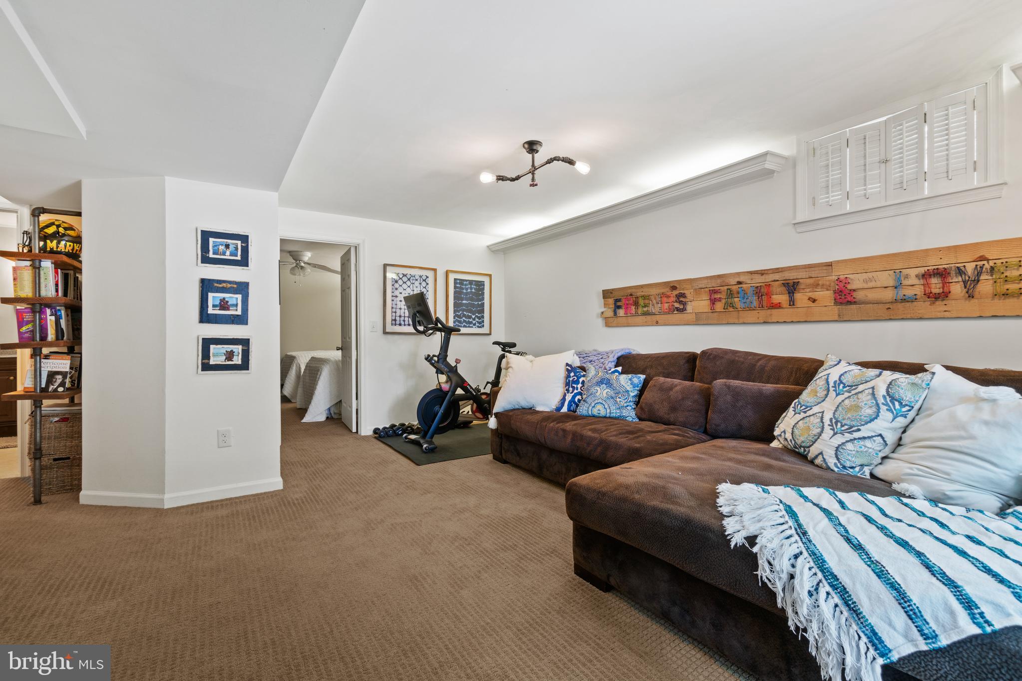 LAKE RIDGE - Residential