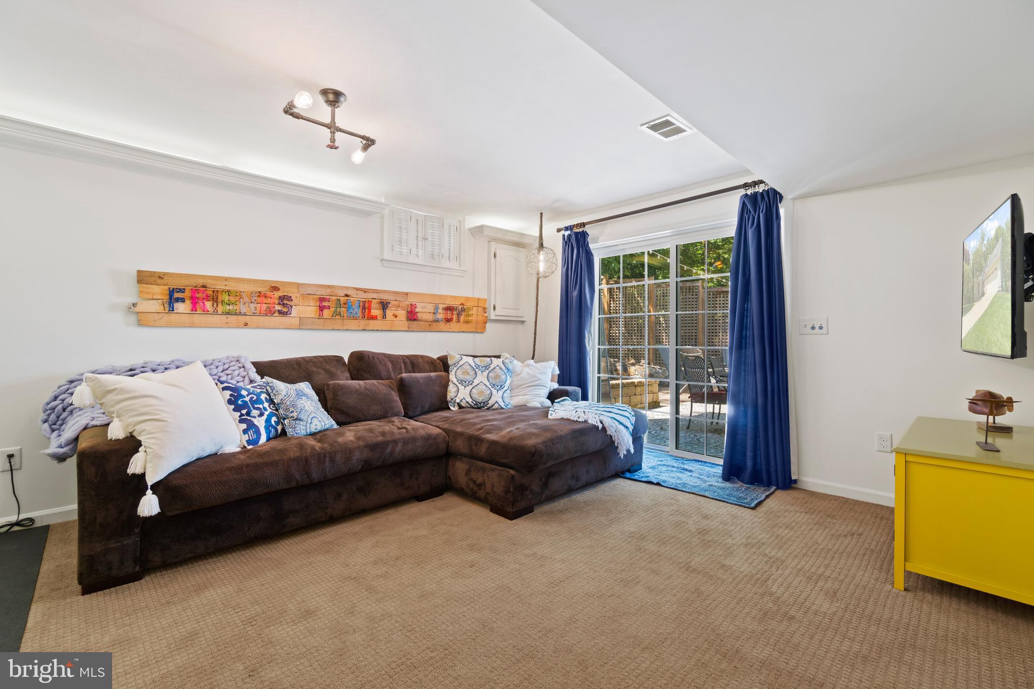 LAKE RIDGE - Residential