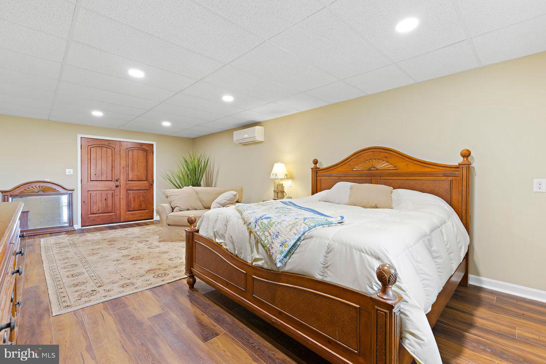 SENECA HARBOR - Residential