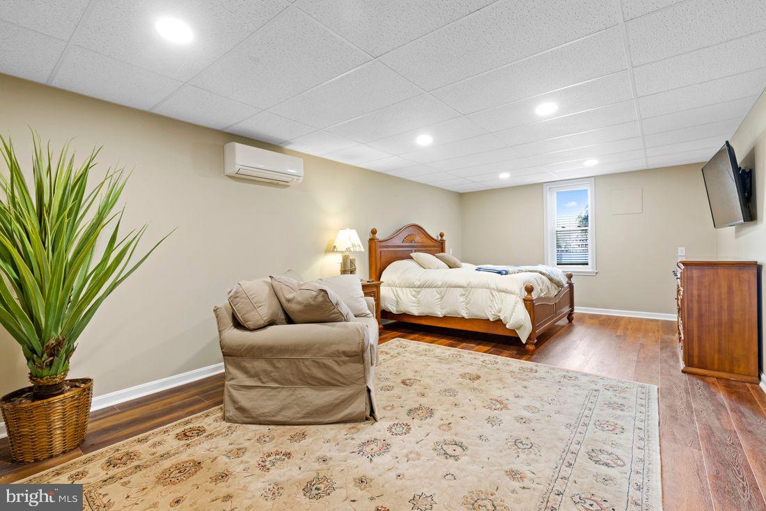 SENECA HARBOR - Residential