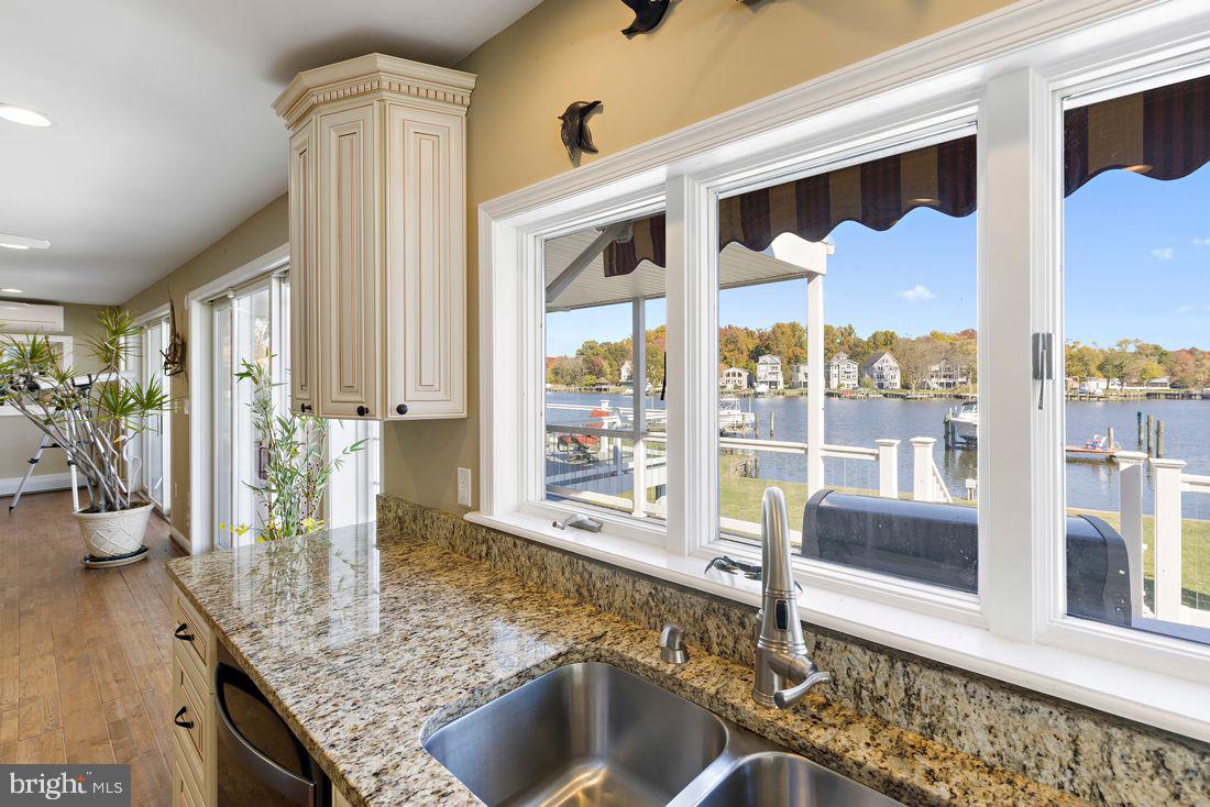 SENECA HARBOR - Residential