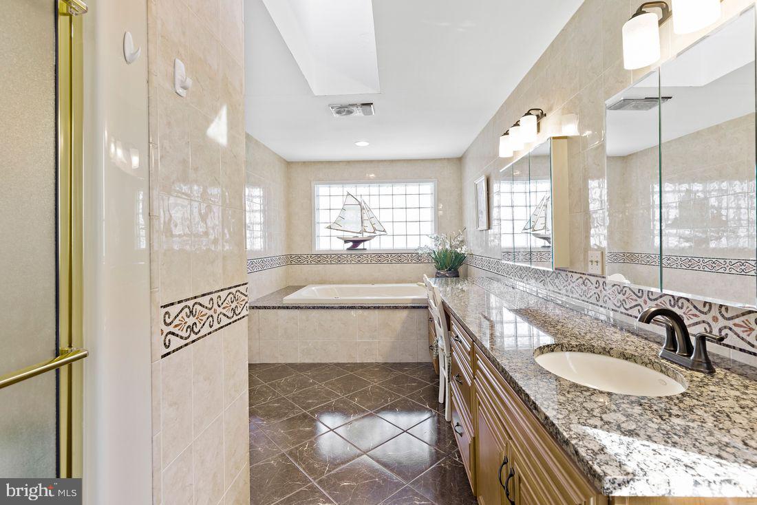 SENECA HARBOR - Residential