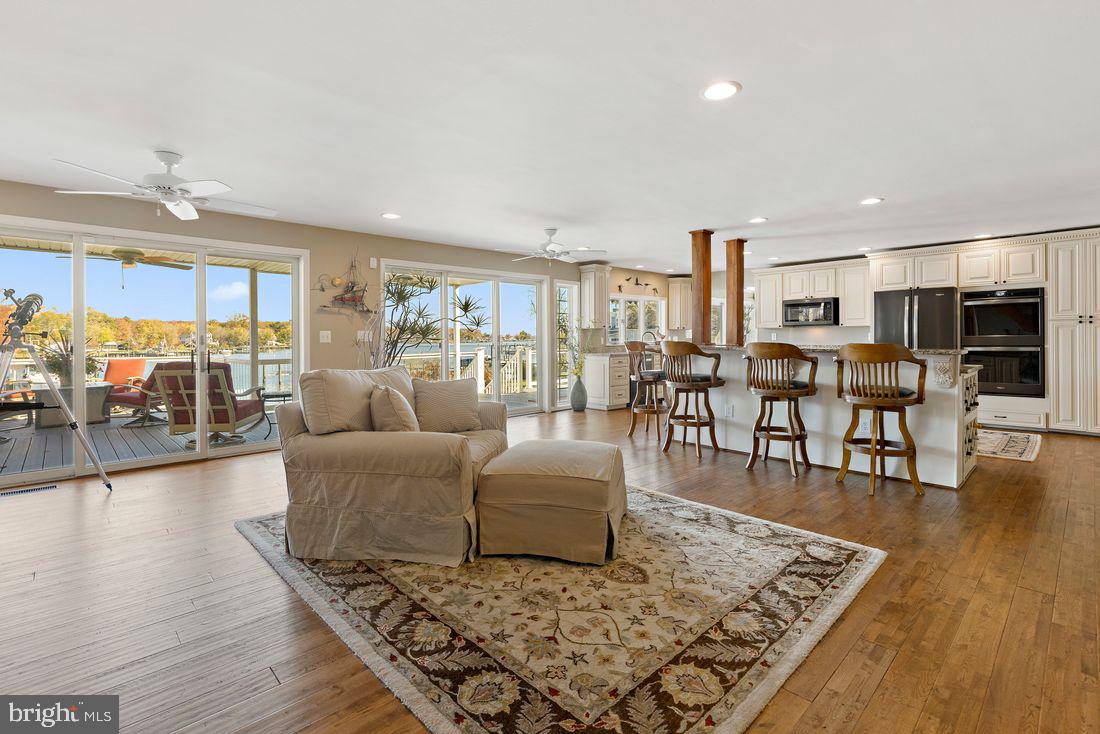 SENECA HARBOR - Residential