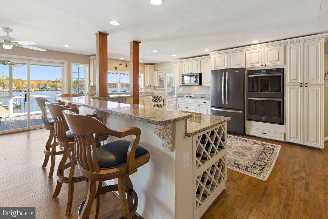 SENECA HARBOR - Residential