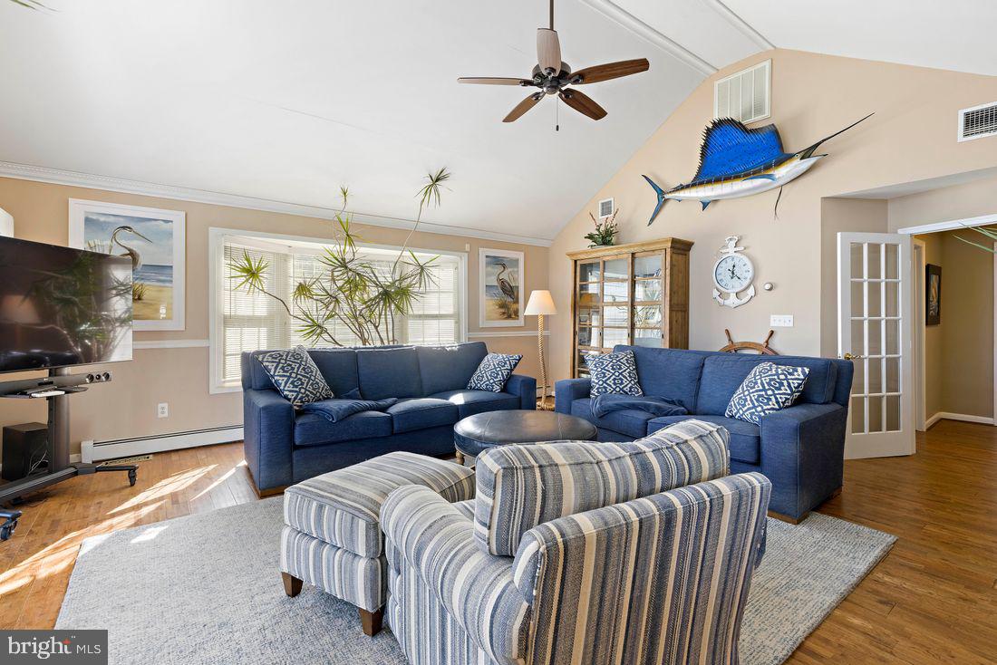 SENECA HARBOR - Residential