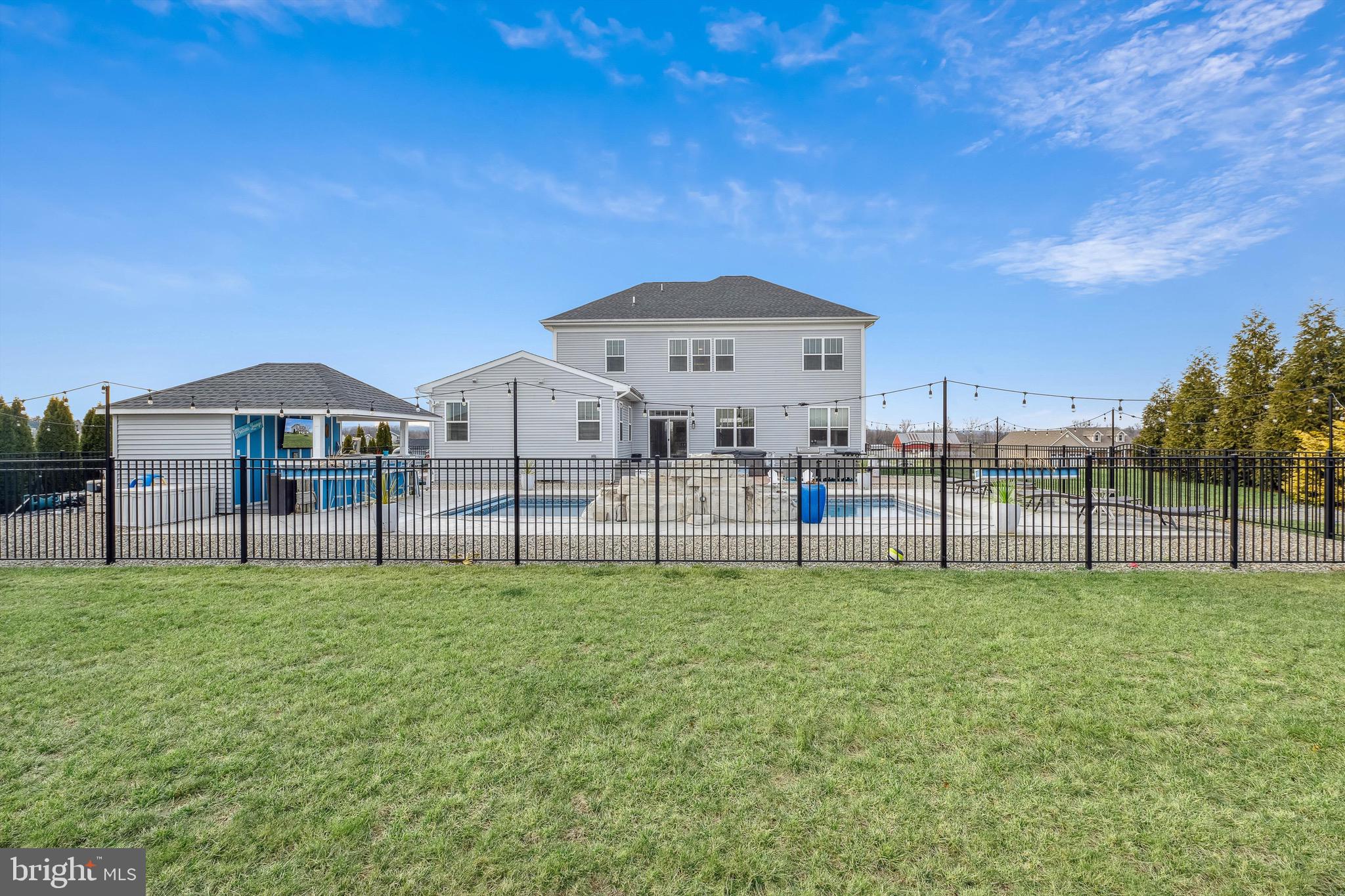 WILLOW RIDGE - Residential