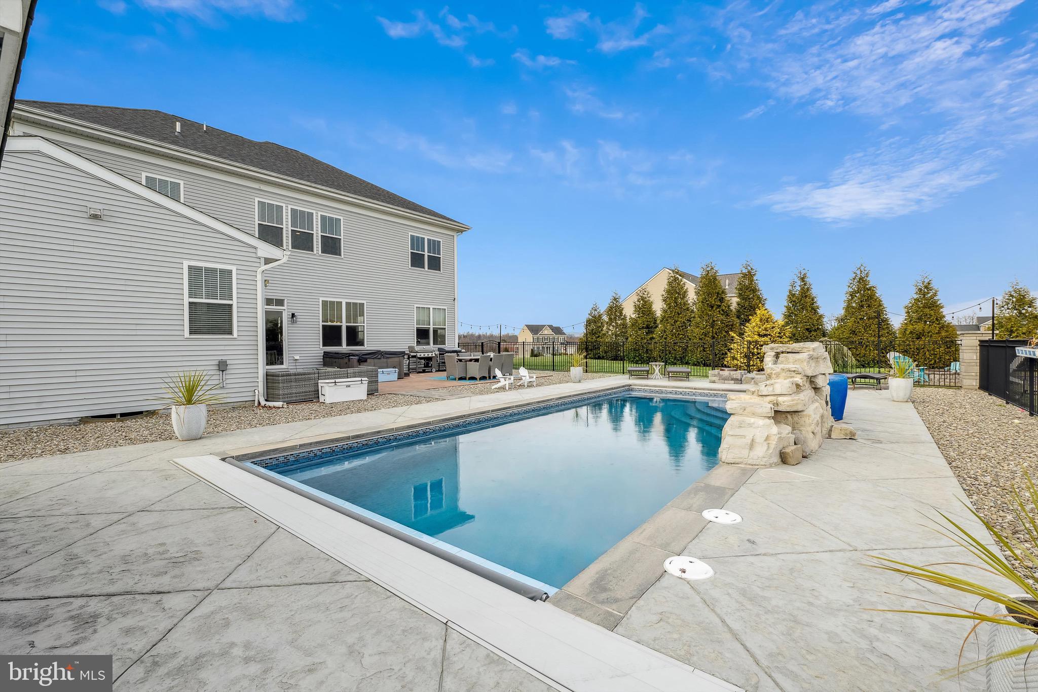 WILLOW RIDGE - Residential