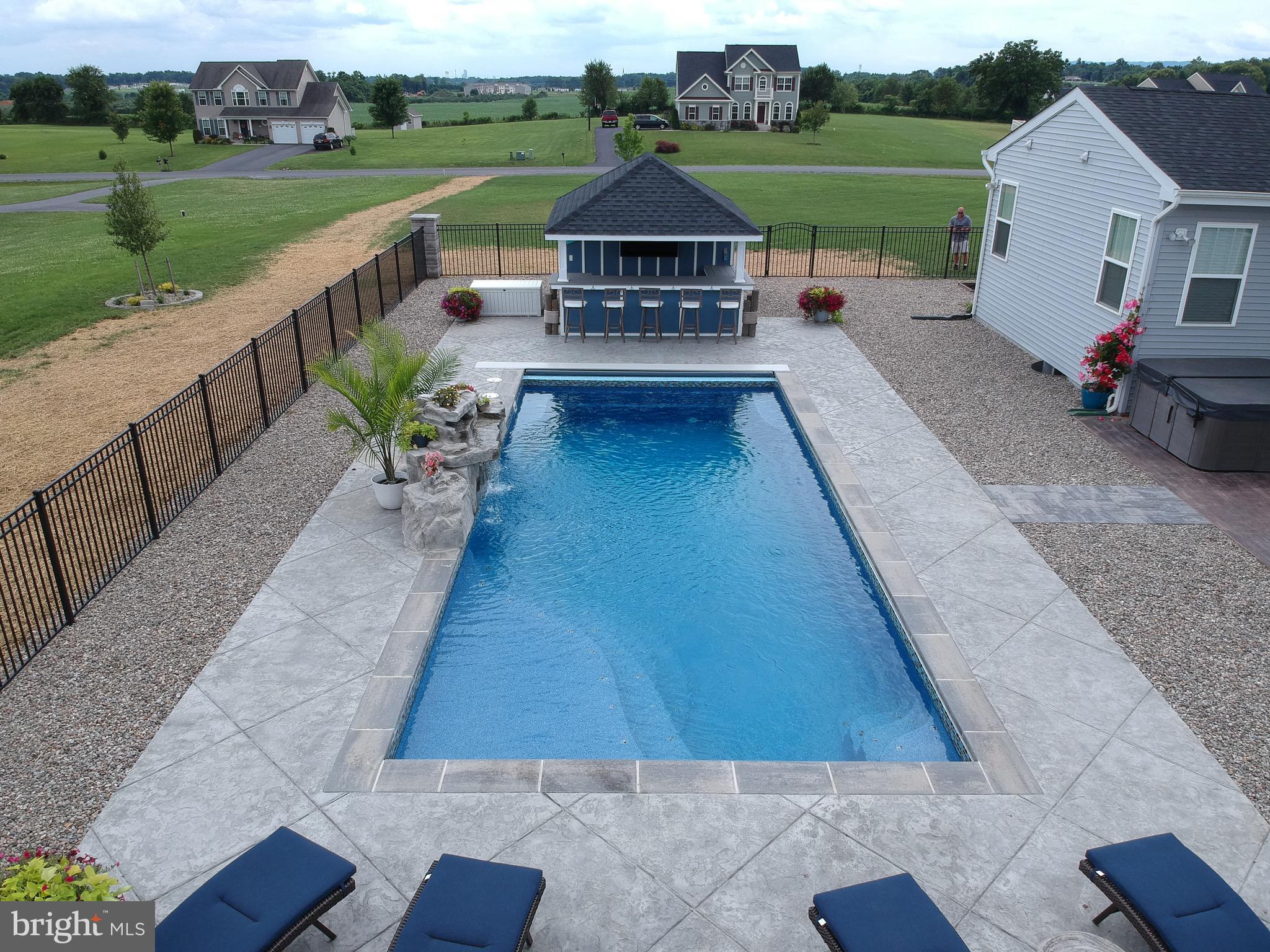 WILLOW RIDGE - Residential