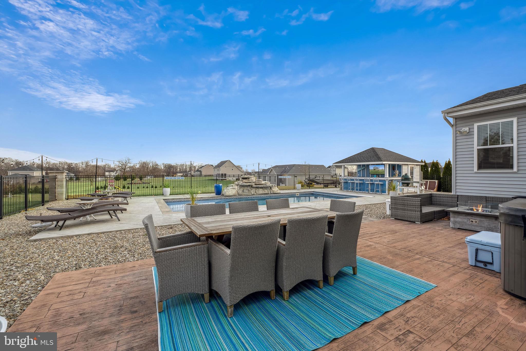 WILLOW RIDGE - Residential