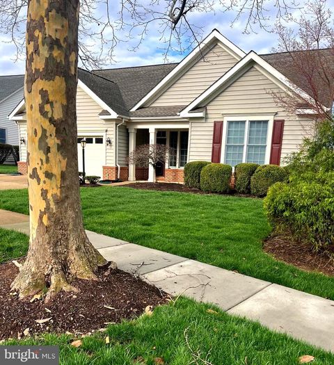 Photo of 6712 Buglecall Place, GAINESVILLE, VA 20155 (MLS # VAPW2114840)