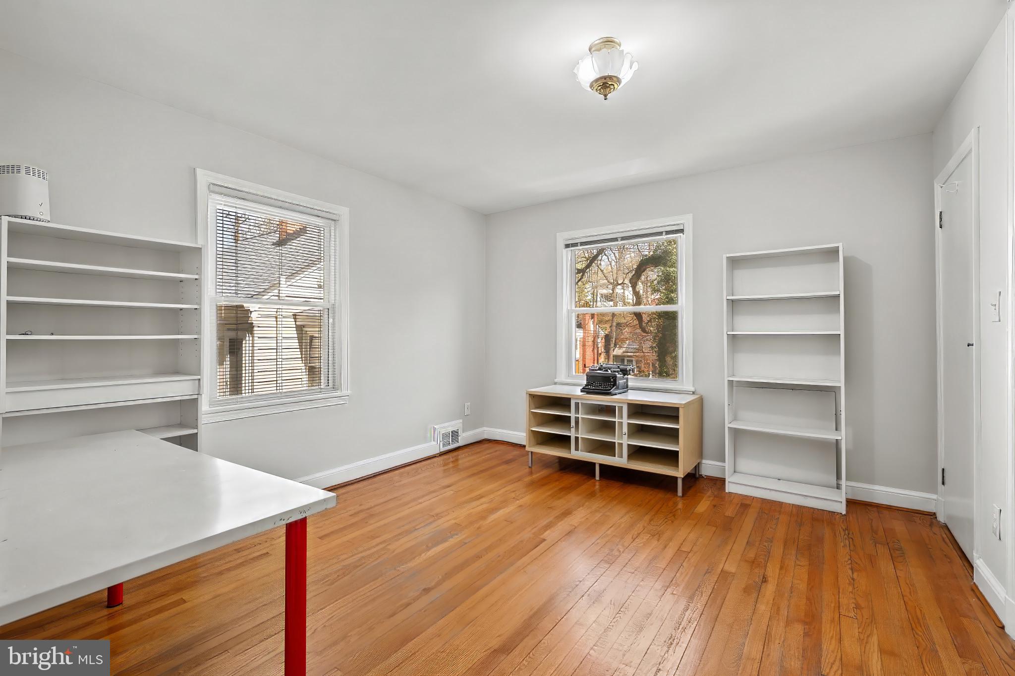 NORTH HILLS - Residential