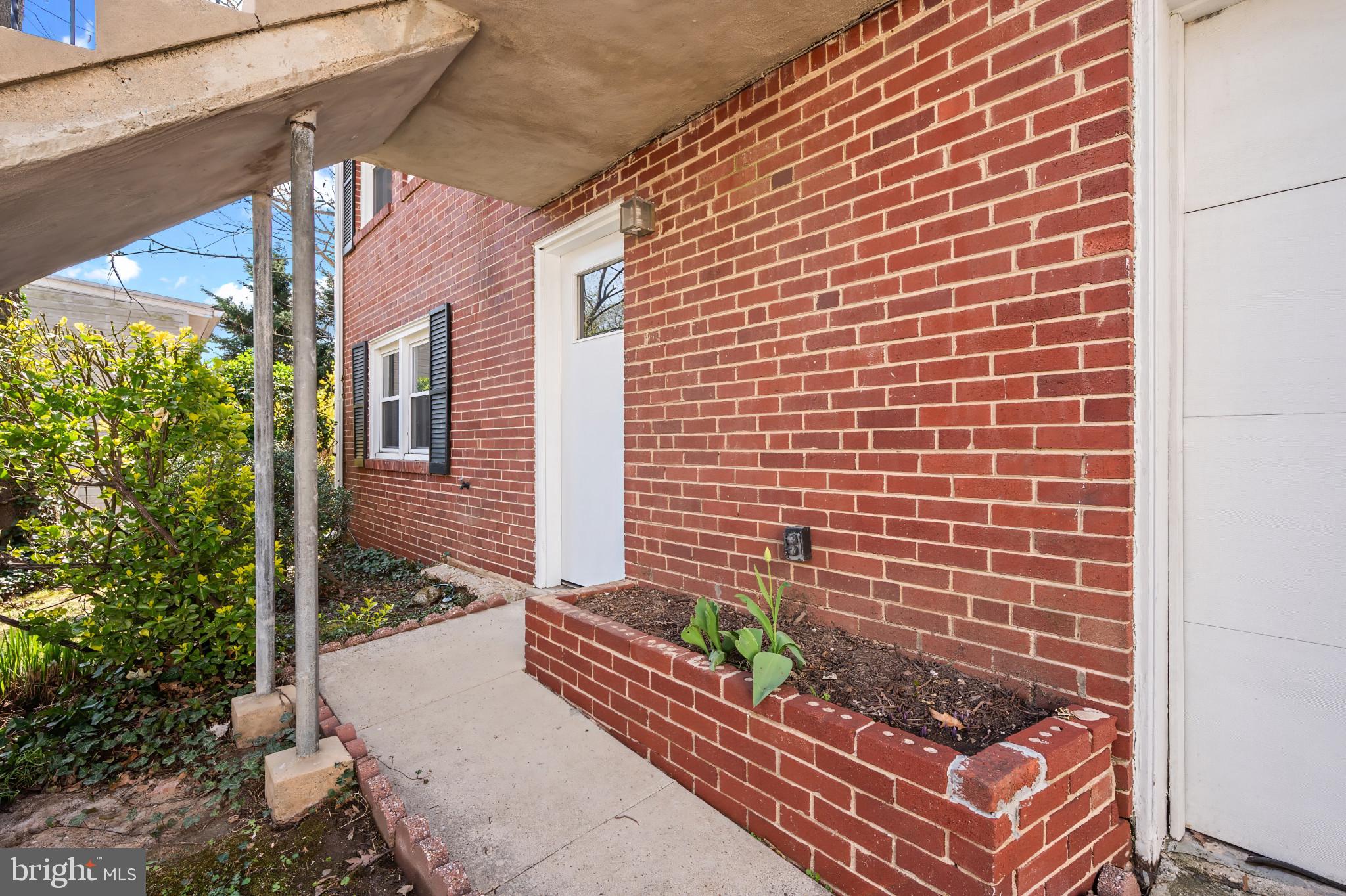 NORTH HILLS - Residential