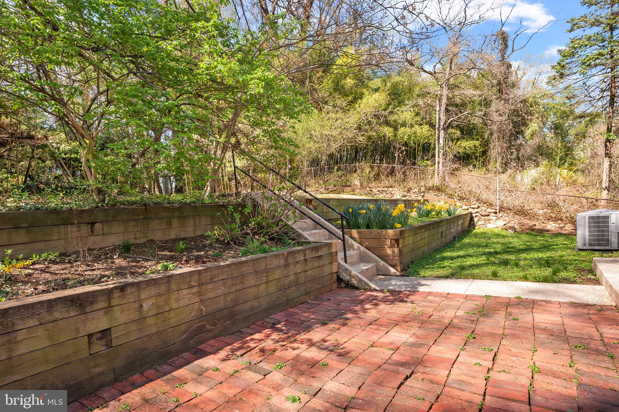 NORTH HILLS - Residential