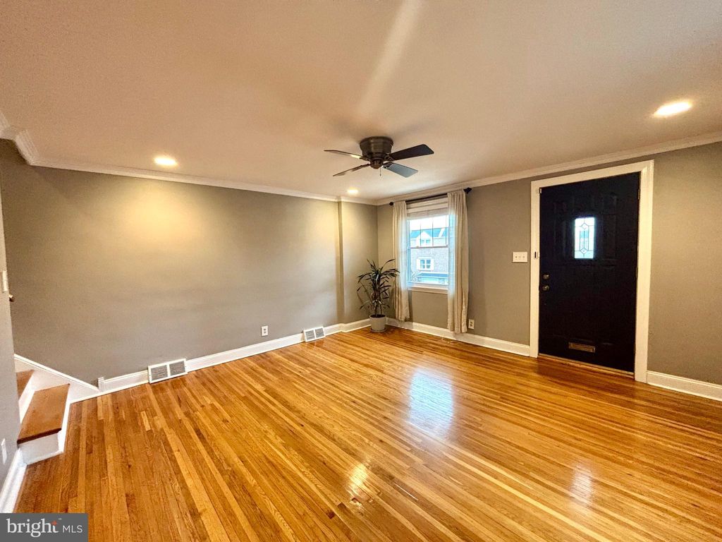 Photo of 546 Overlook Road, PHILADELPHIA, PA 19128 (MLS # PAPH2586174)