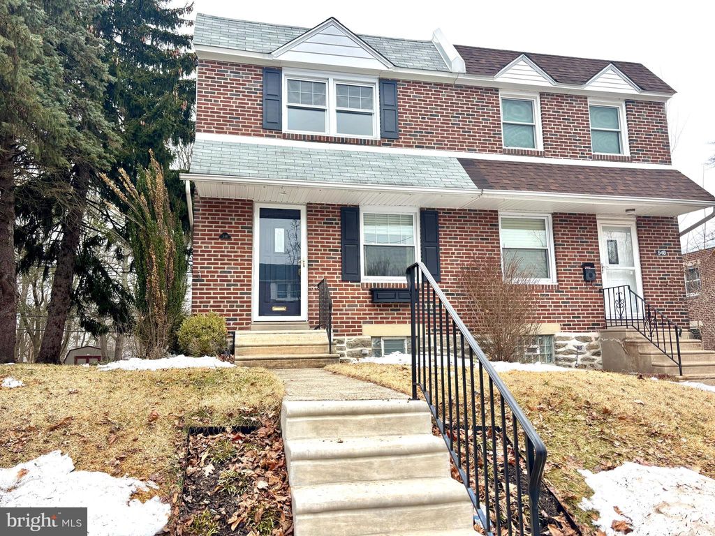 Photo of 546 Overlook Road, PHILADELPHIA, PA 19128 (MLS # PAPH2586174)