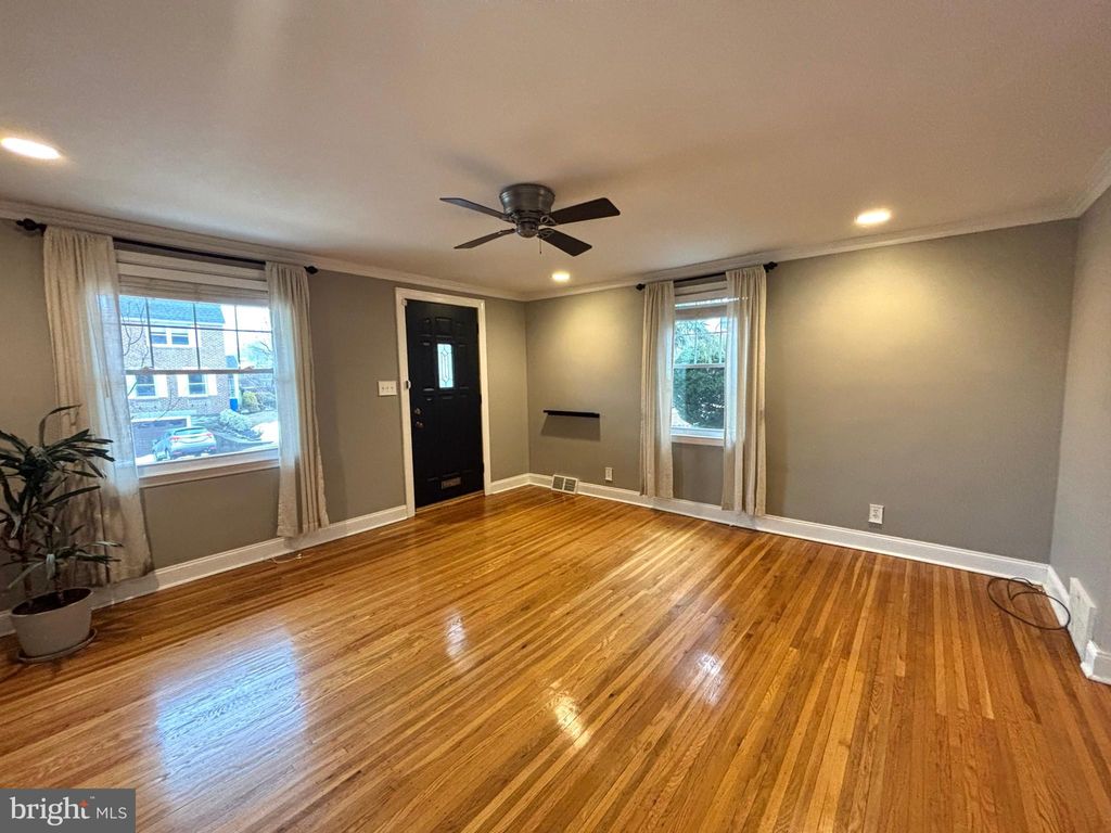 Photo of 546 Overlook Road, PHILADELPHIA, PA 19128 (MLS # PAPH2586174)