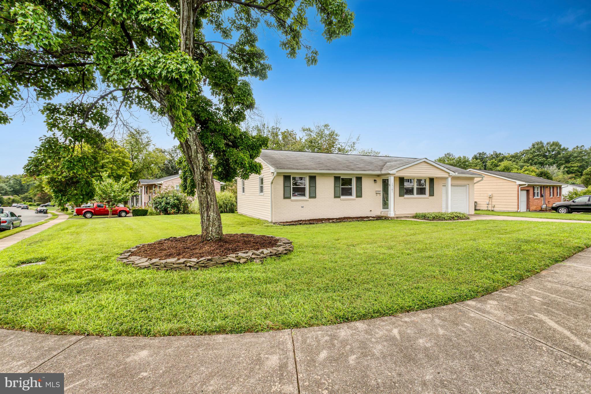 15101 CAMPBELL LANE