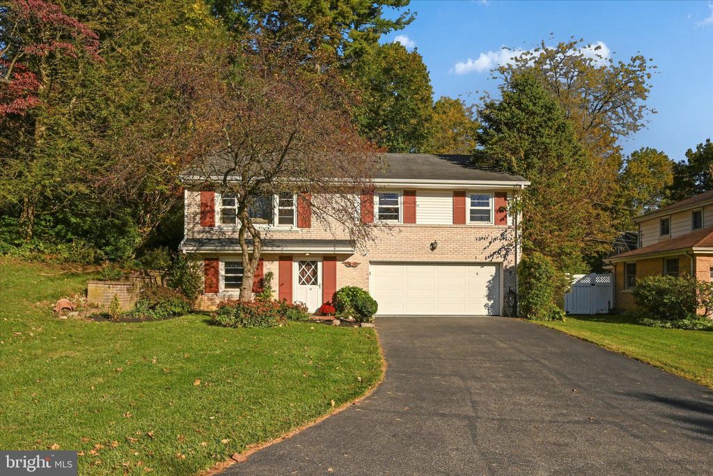 Photo of 59 Jackson Drive, Lancaster, PA 17603 (MLS # PALA2042564)