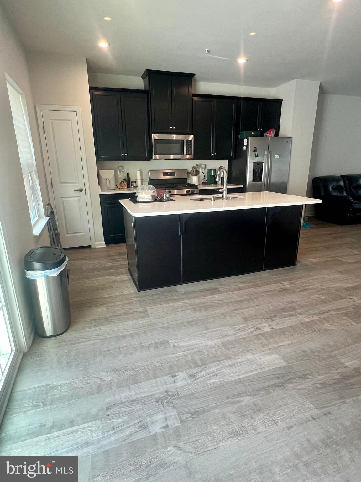 ANCHOR POINT - Residential