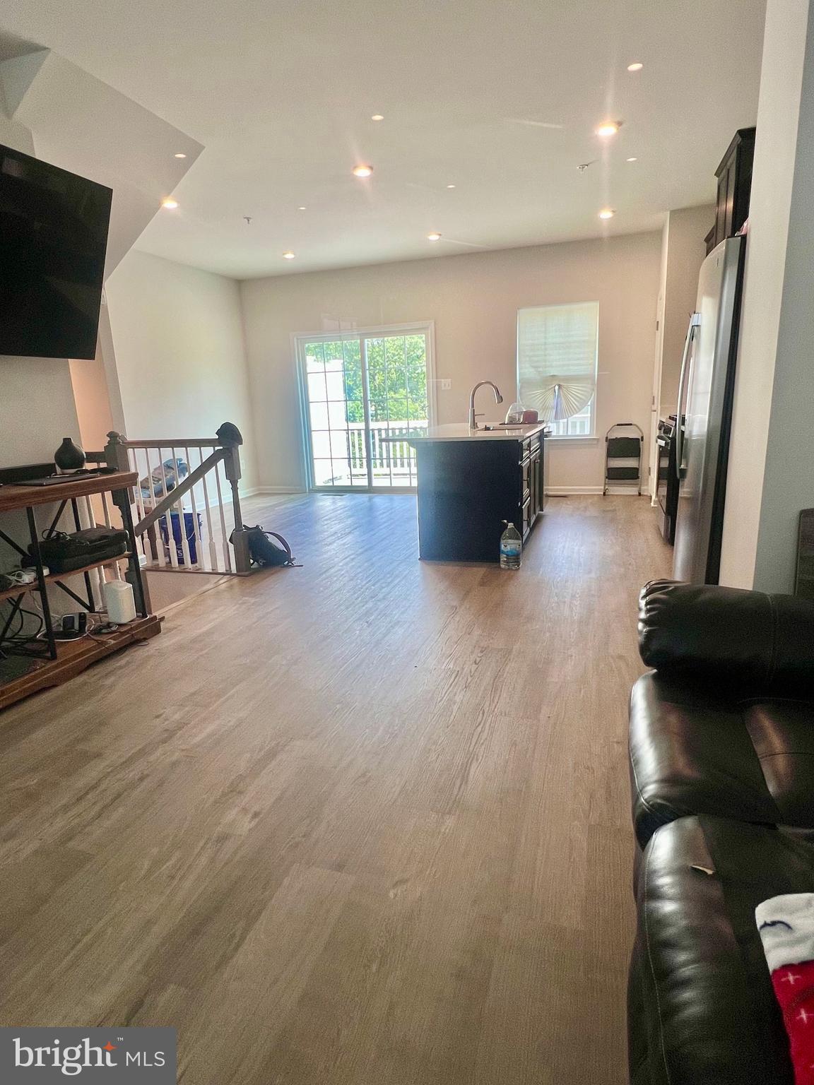 ANCHOR POINT - Residential