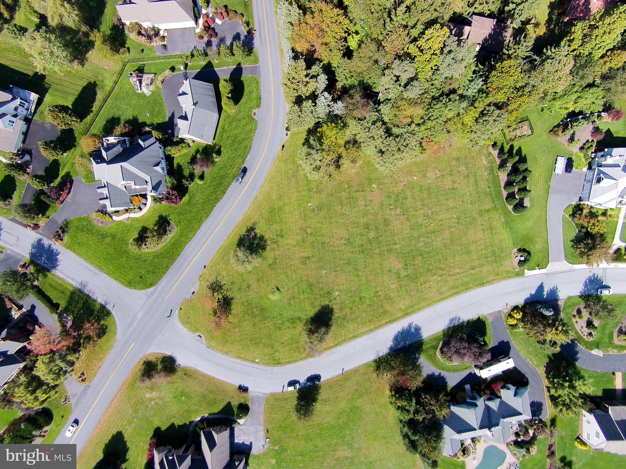 One of the last lots available in Exclusive Eagle's Ridge. Beautiful, large lot surrounded by elegant homes. Murry is the Exclusive Builder and has several models to choose from or build completely custom and bring your own plan. The land will be part of a package deal.