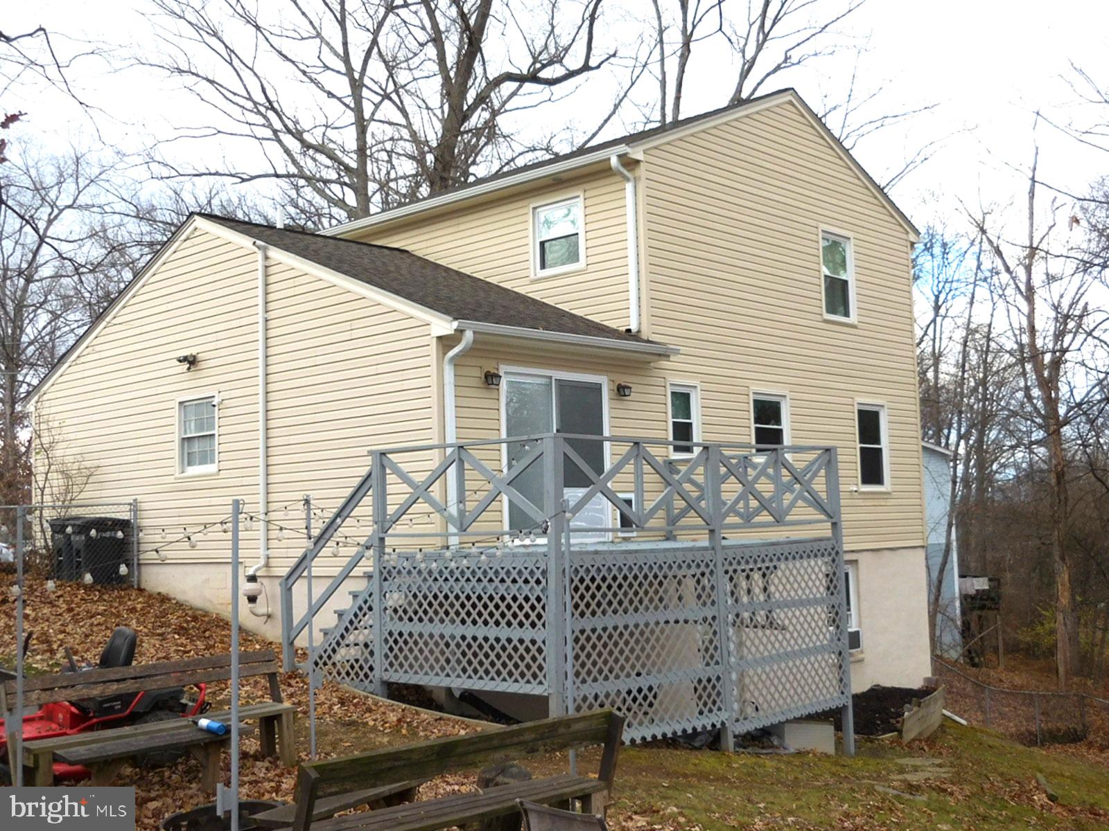 RIDGEFIELD - Residential