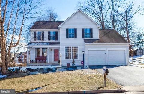 Photo of 9567 Trio Lane, MANASSAS, VA 20112 (MLS # VAPW2107202)