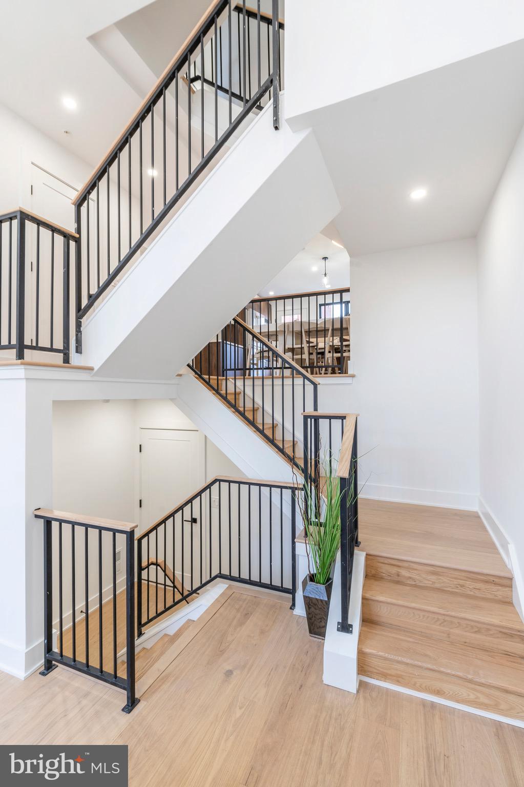 920 S BONSALL STREET