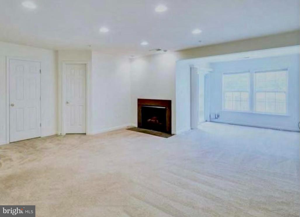 THE LANDINGS AT RIVER OAKS - Residential