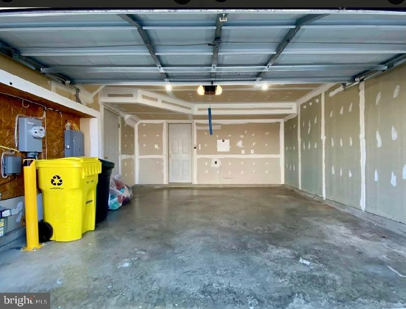 THE LANDINGS AT RIVER OAKS - Residential