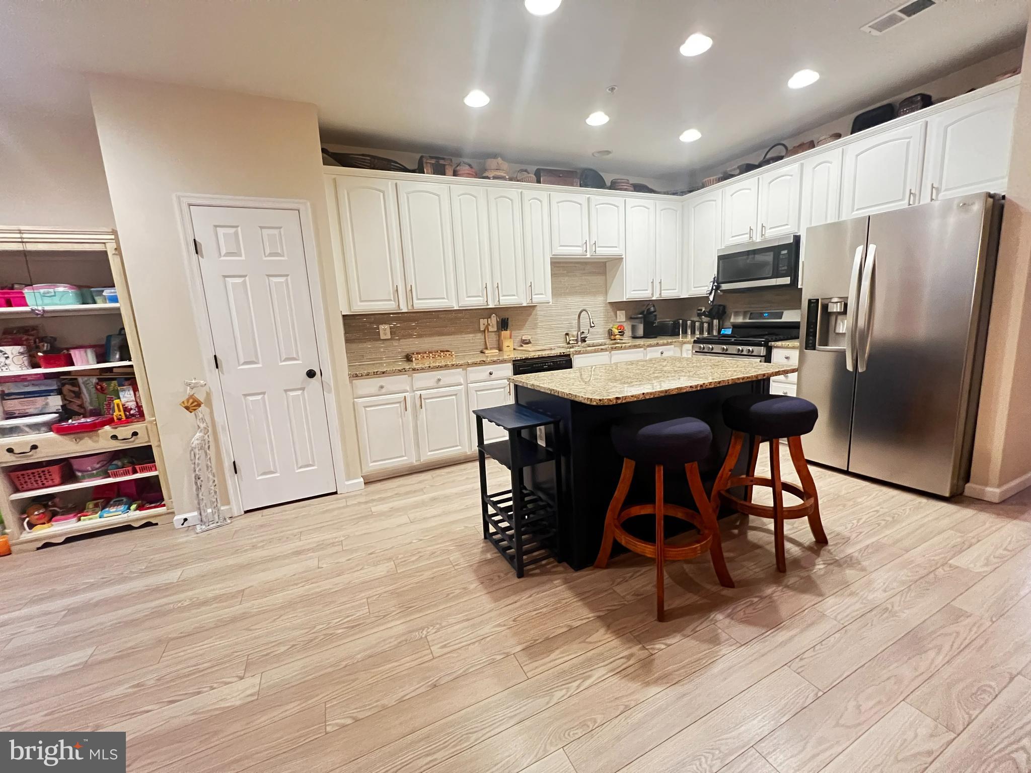 THE LANDINGS AT RIVER OAKS - Residential