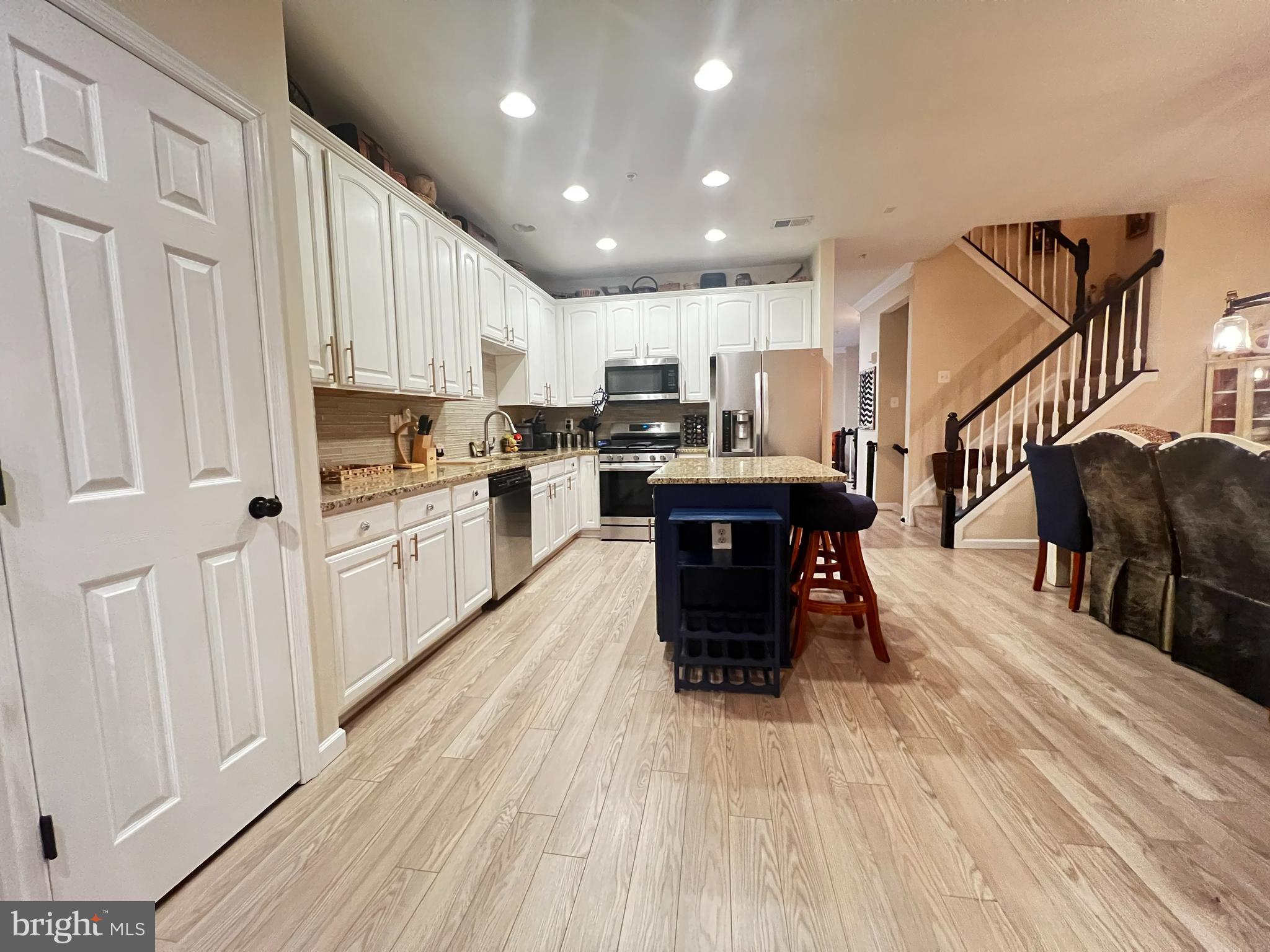 THE LANDINGS AT RIVER OAKS - Residential