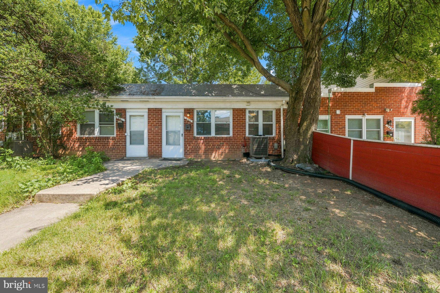 205 N ADAMS STREET