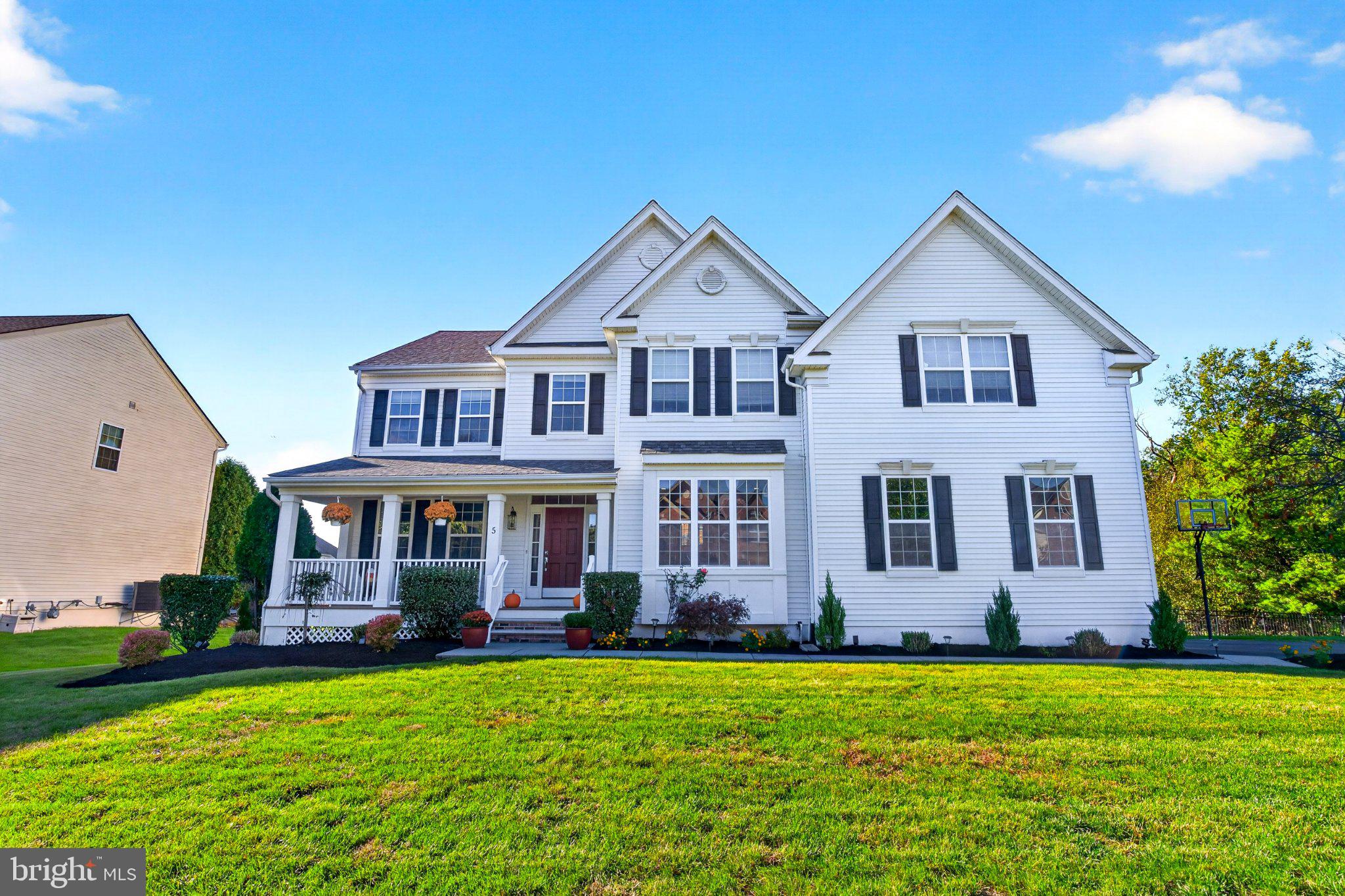 5 CRANBURY HILL COURT