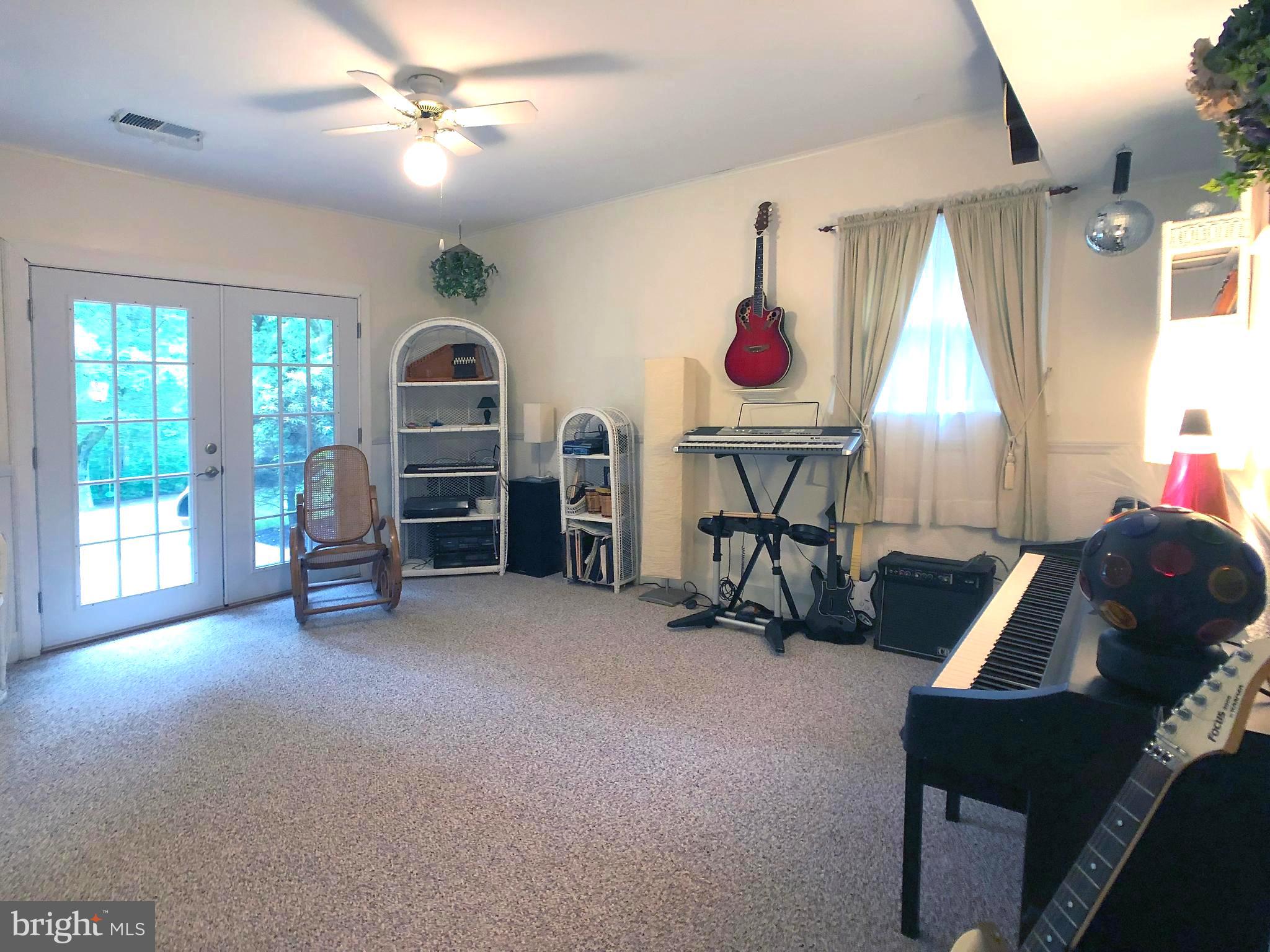 HUNT CREST - Residential