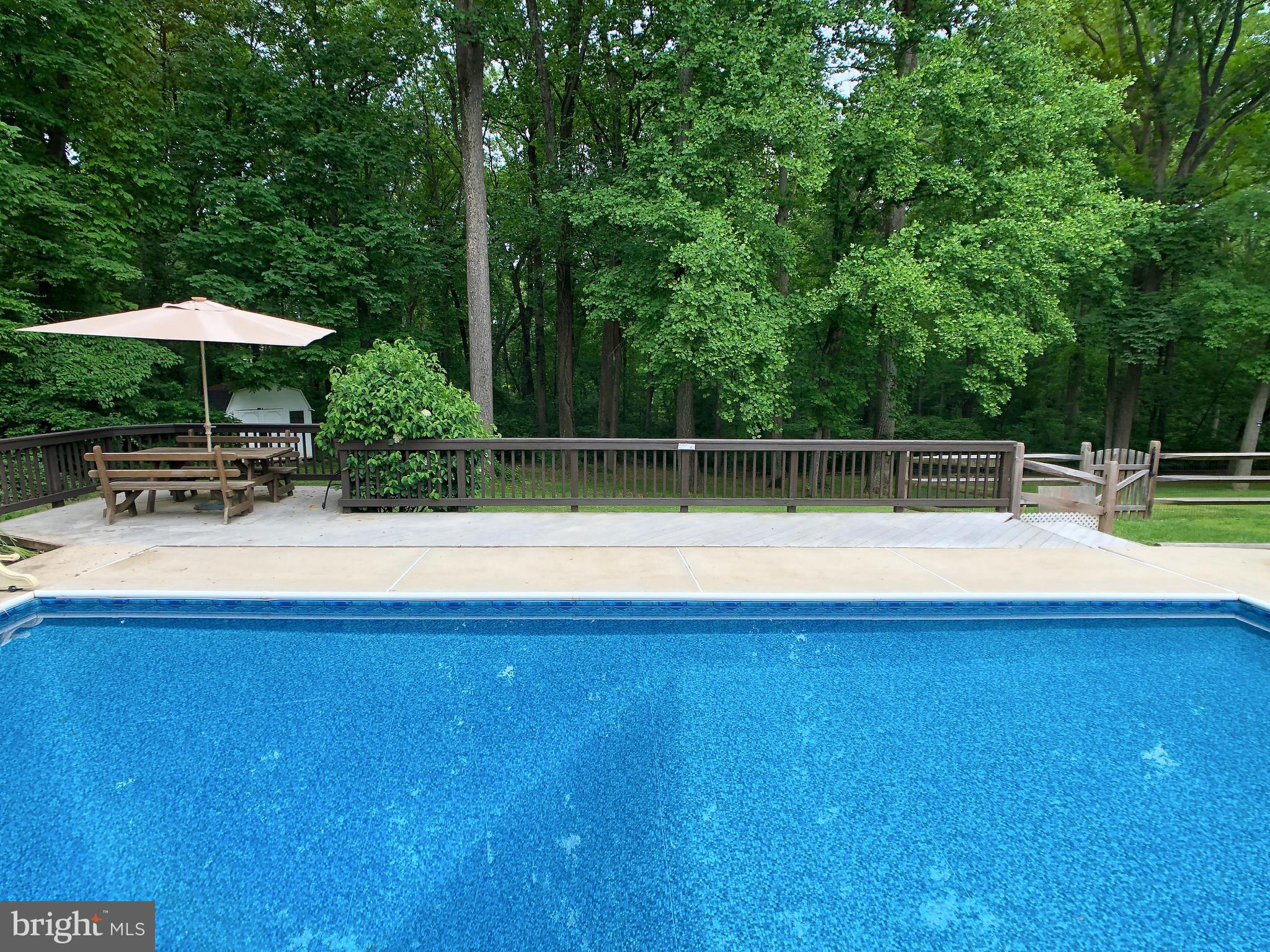 HUNT CREST - Residential