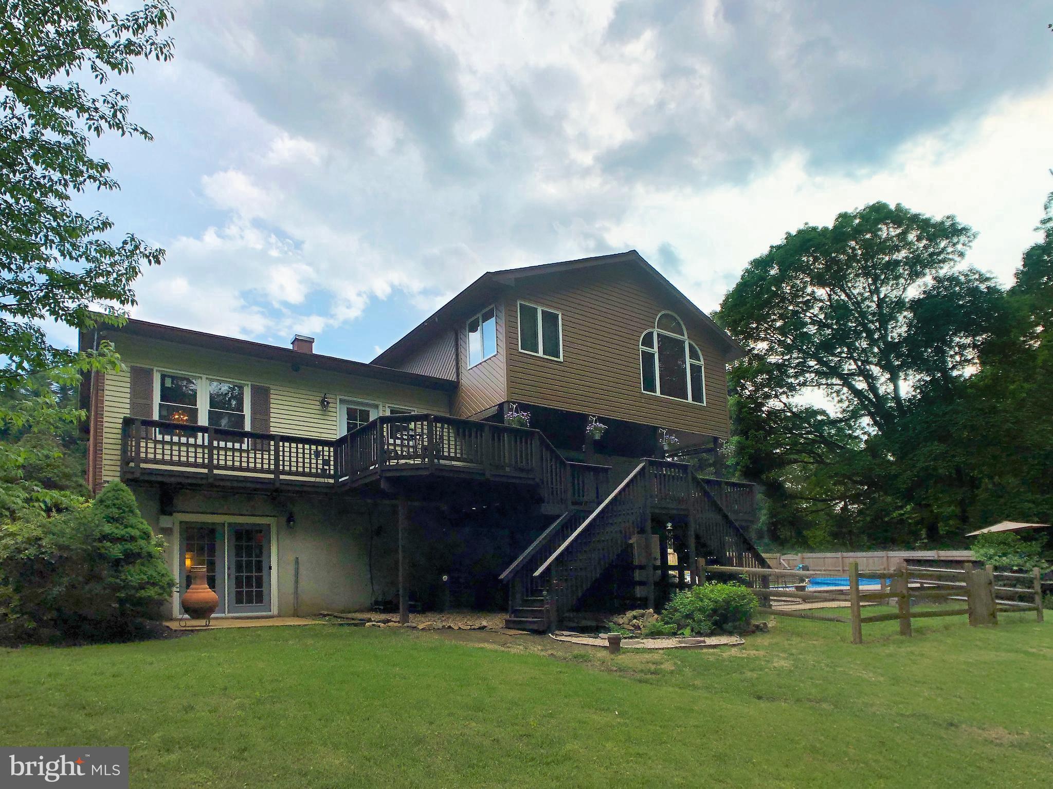 HUNT CREST - Residential