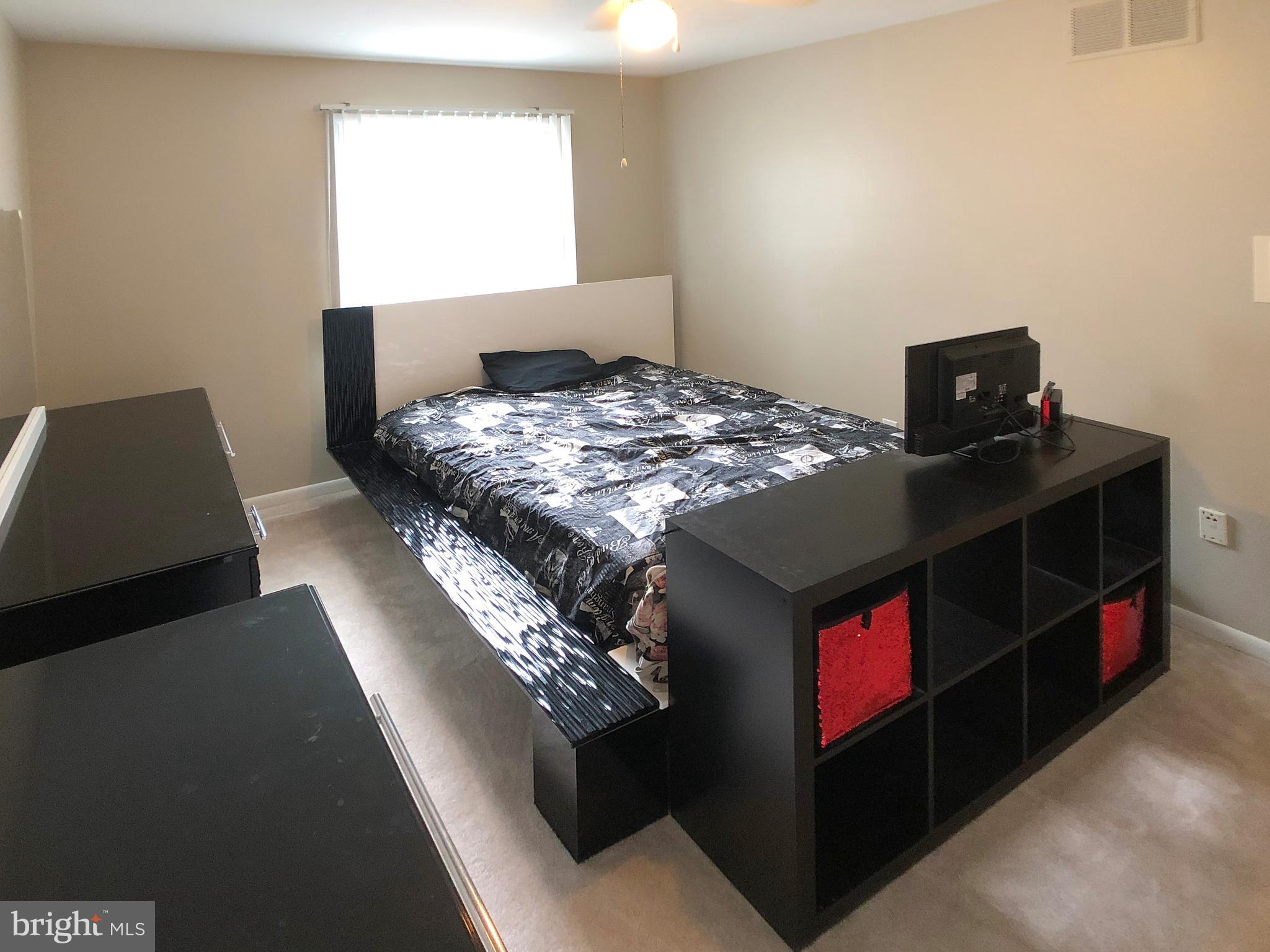 HUNT CREST - Residential