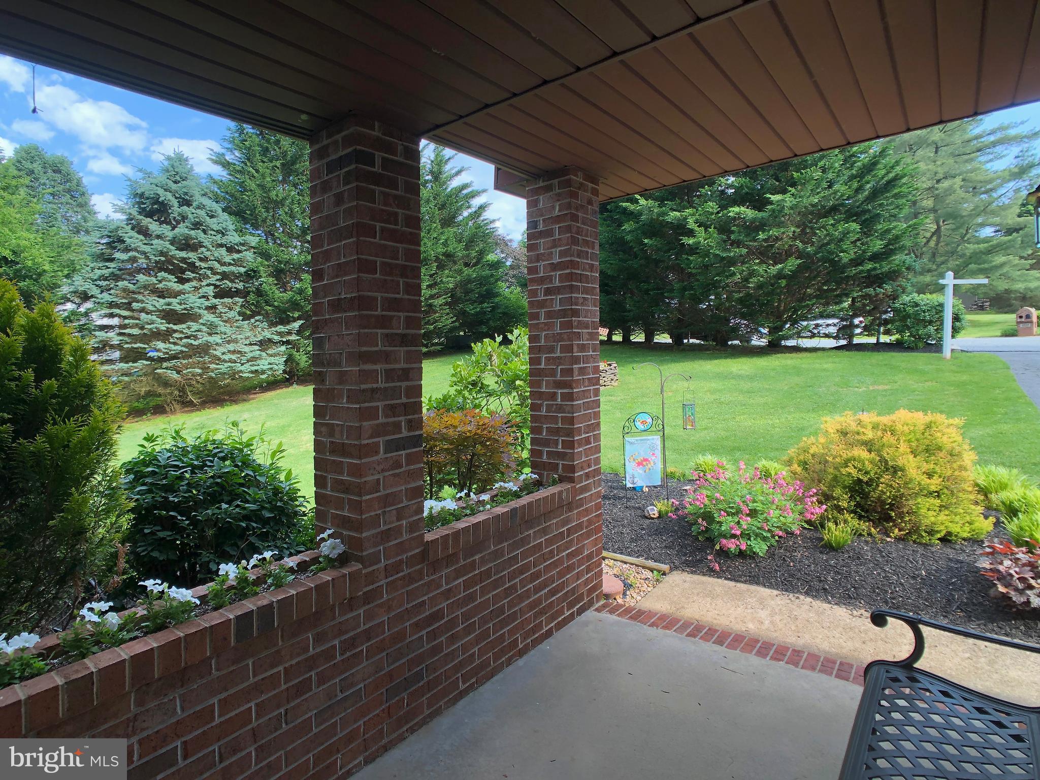 HUNT CREST - Residential